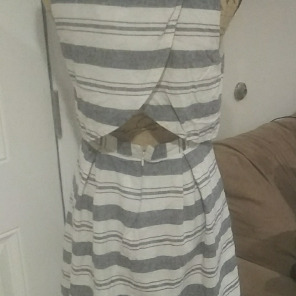 LOFT Nautical Stripped Linen Dress - Size: 8 - Picture 4 of 5